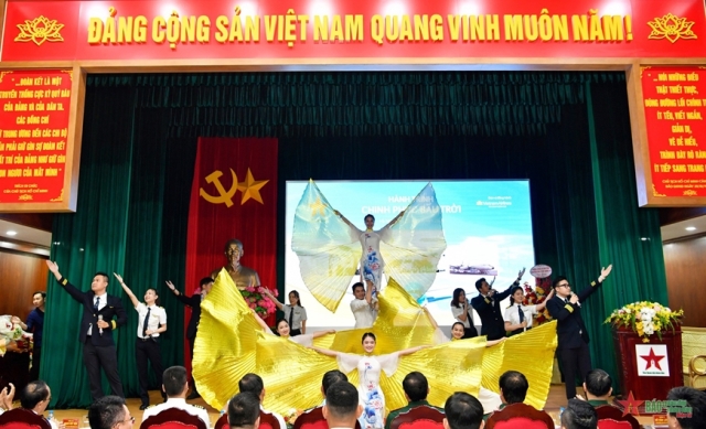 Chương trình Giao lưu "Hành trình chinh phục bầu trời"