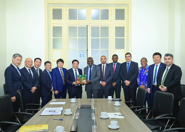 Bộ trưởng Bộ GTVT tiếp Đoàn thanh sát An toàn hàng không toàn cầu của ICAO