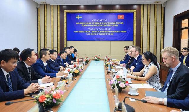 Potential direct flight route between Viet Nam and Sweden