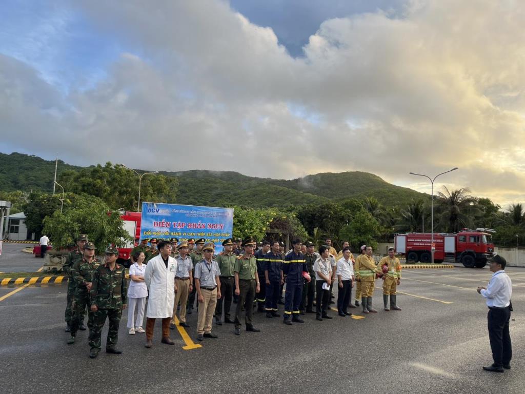 Cảng hàng không Côn Đảo tổ chức diễn tập khẩn nguy đối phó hành vi can thiệp bất hợp pháp cấp cơ sở năm 2024