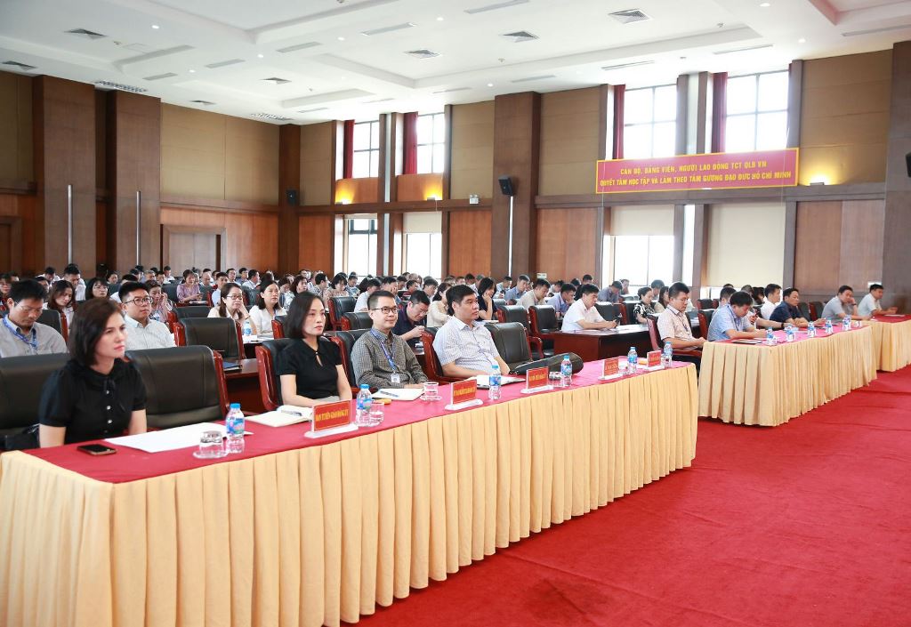 Hội nghị cập nhập kiến thức mới và bồi dưỡng nghiệp vụ công tác xây dựng Đảng