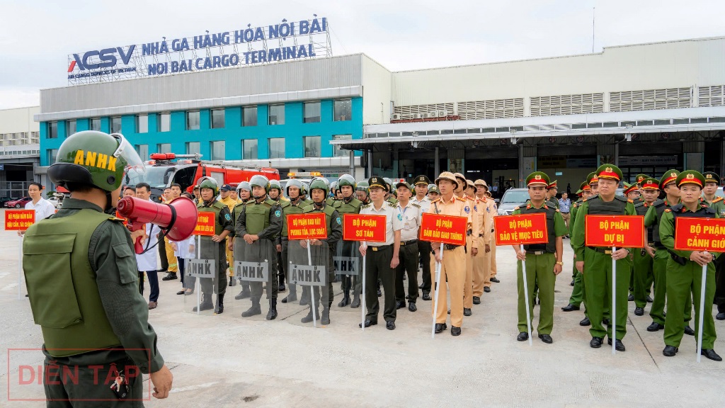 Diễn tập khẩn nguy an ninh đối phó với hành vi can thiệp bất hợp pháp cấp cơ sở năm 2024