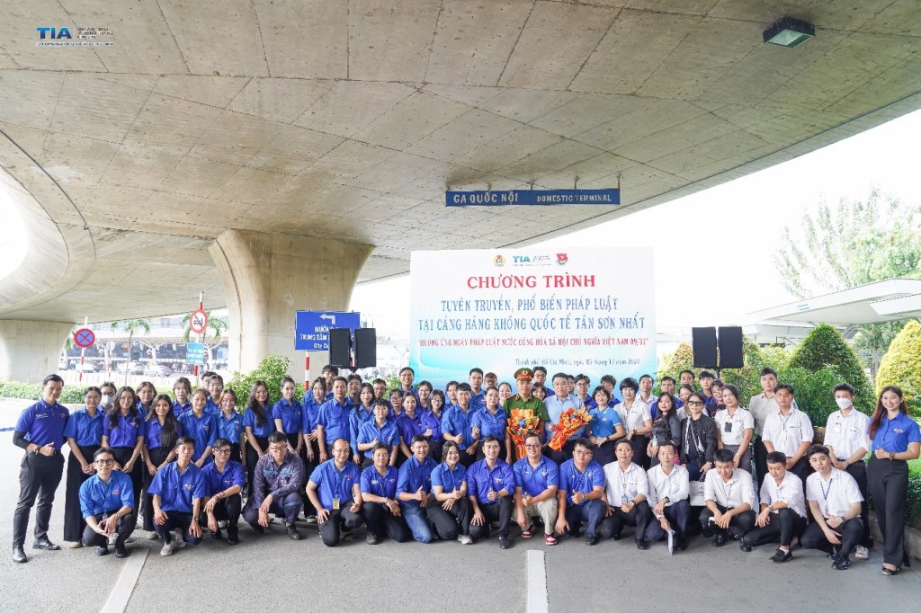 Tuyên truyền, phổ biến pháp luật năm 2024 tại cảng HKQT Tân Sơn Nhất