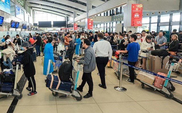 Kéo dài thời gian khai thác bay đêm tại một số cảng hàng không để phục vụ Tết Nguyên đán Ất Tỵ