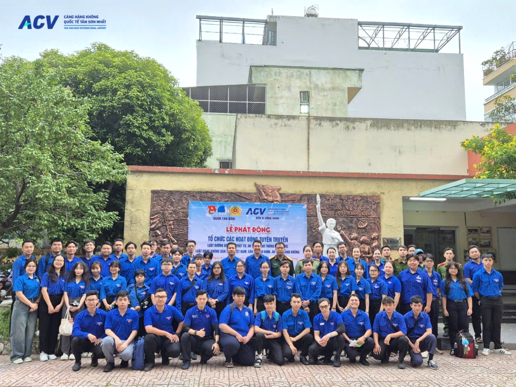 Tuyên truyền về Luật hàng không dân dụng Việt Nam và Luật giao thông đường bộ năm 2024.