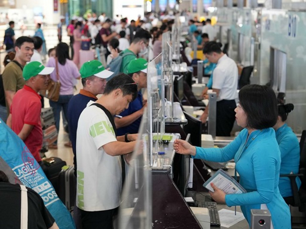 Giá dịch vụ vận chuyển hành khách nội địa hạng phổ thông