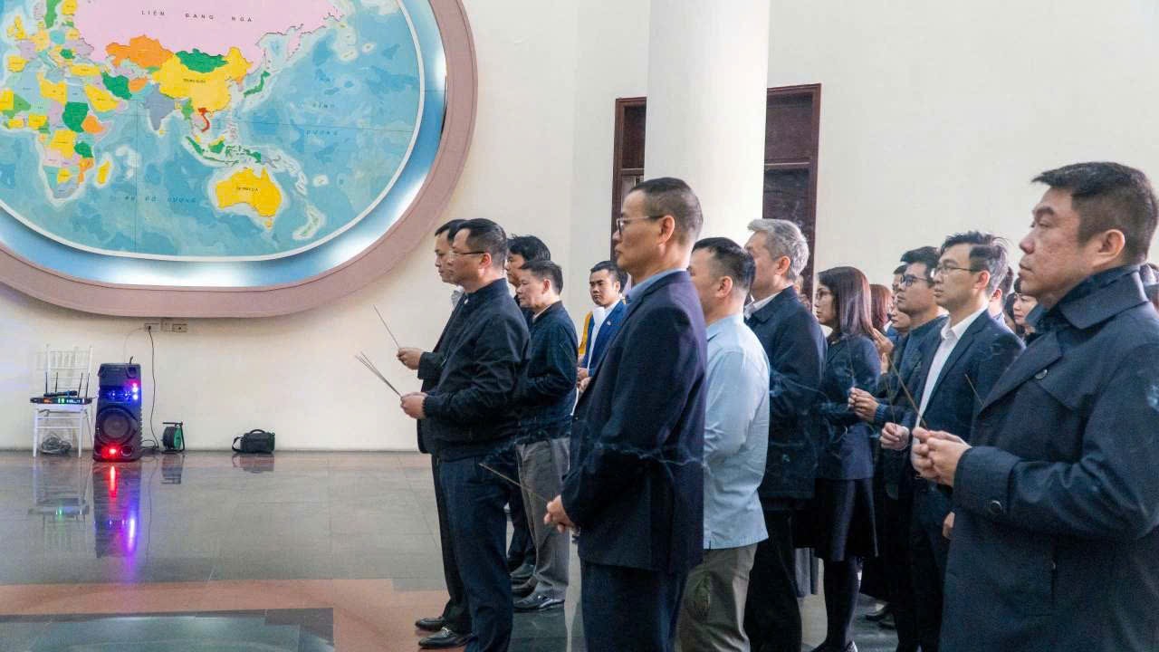 Lễ dâng hương kỷ niệm 69 năm ngày thành lập ngành Hàng không Việt Nam