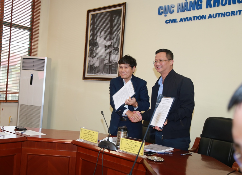 Hội nghị bàn giao nhiệm vụ lãnh đạo tại Cục Hàng không Việt Nam