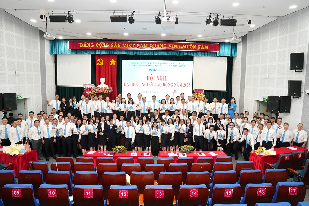Cảng HKQT Tân Sơn Nhất tổ chức thành công chương trình “Hội nghị đại biểu người lao động” và “Đại hội thi đua yêu nước” năm 2025.