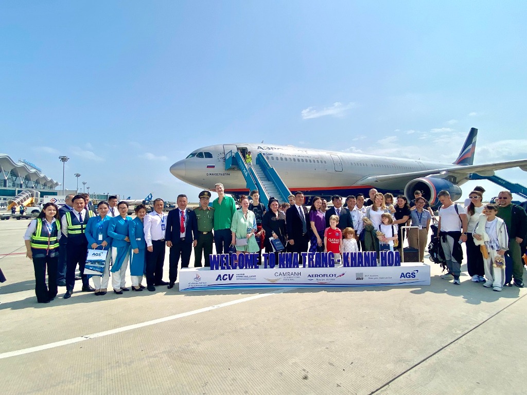 Chào đón các chuyến bay từ Liên bang Nga đến Nha Trang