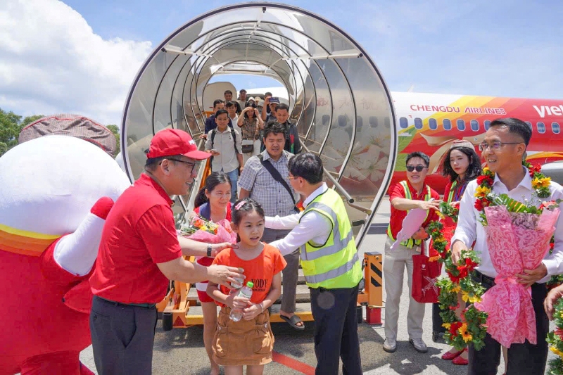 Vietjet mở hai đường bay mới tới Côn Đảo
