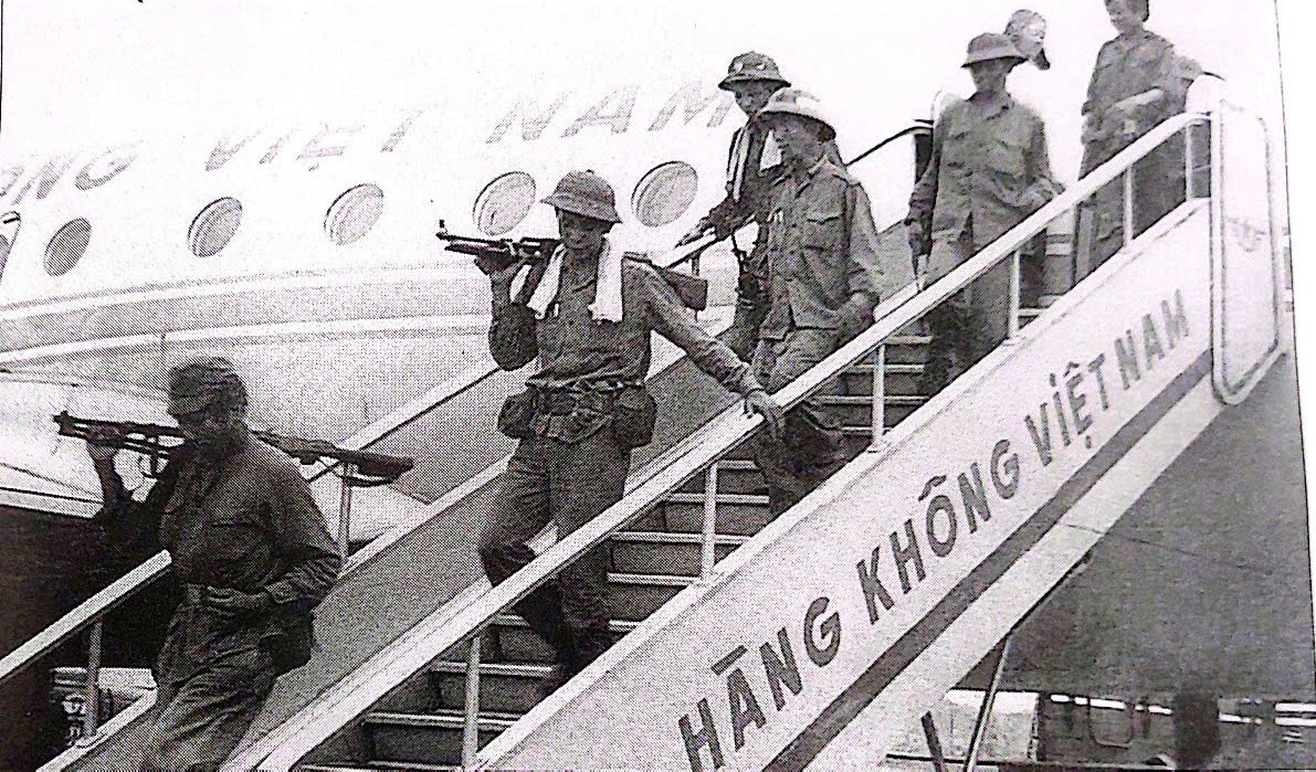 Hàng không dân dụng tham gia cuộc Tổng tiến công của quân và dân ta giải phóng miền Nam (Xuân - Hè 1975)