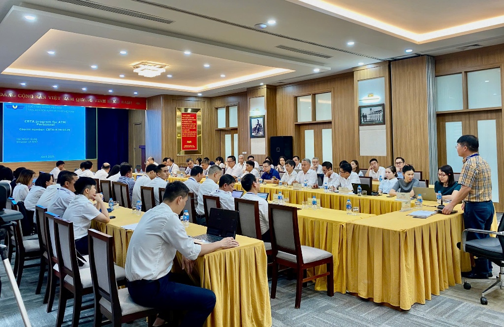 Chuẩn hóa năng lực, nâng tầm chất lượng nhân lực trong lĩnh vực quản lý và bảo đảm hoạt động bay