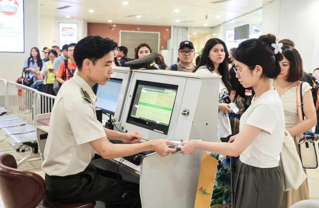 Quy định về thẻ, giấy phép, chứng nhận an ninh hàng không