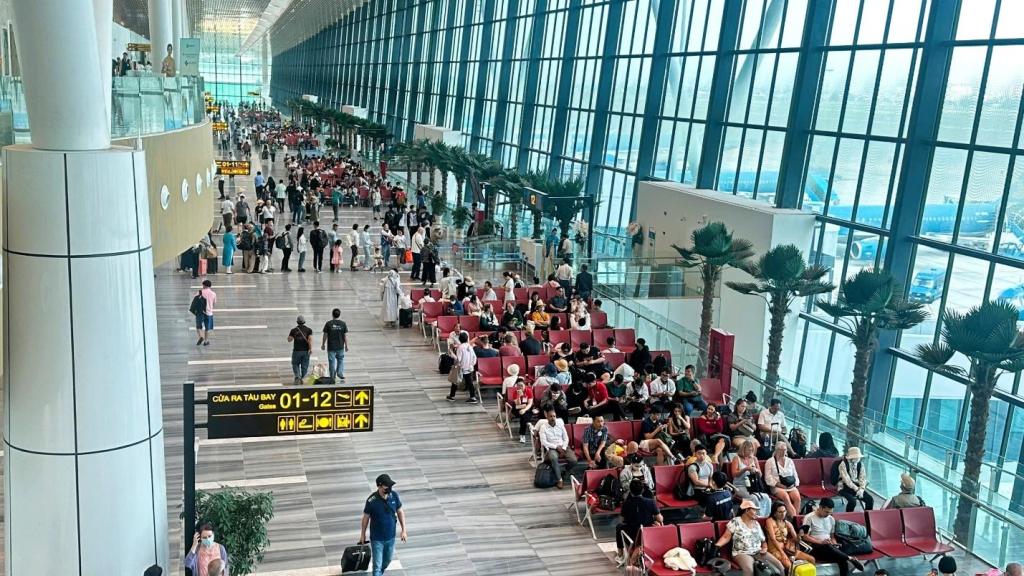 Nhà ga T3 cảng HKQT Tân Sơn Nhất sau 01 tháng đi vào vận hành