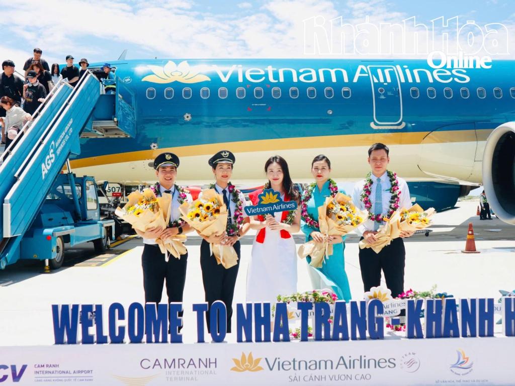 Khai trương đường bay thẳng Busan-Nha Trang