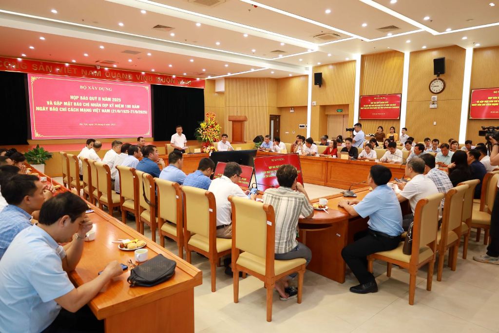 Bộ Xây dựng họp báo Quý II/2025 và gặp mặt Báo chí nhân kỷ niệm 100 năm Ngày Báo chí cách mạng Việt Nam