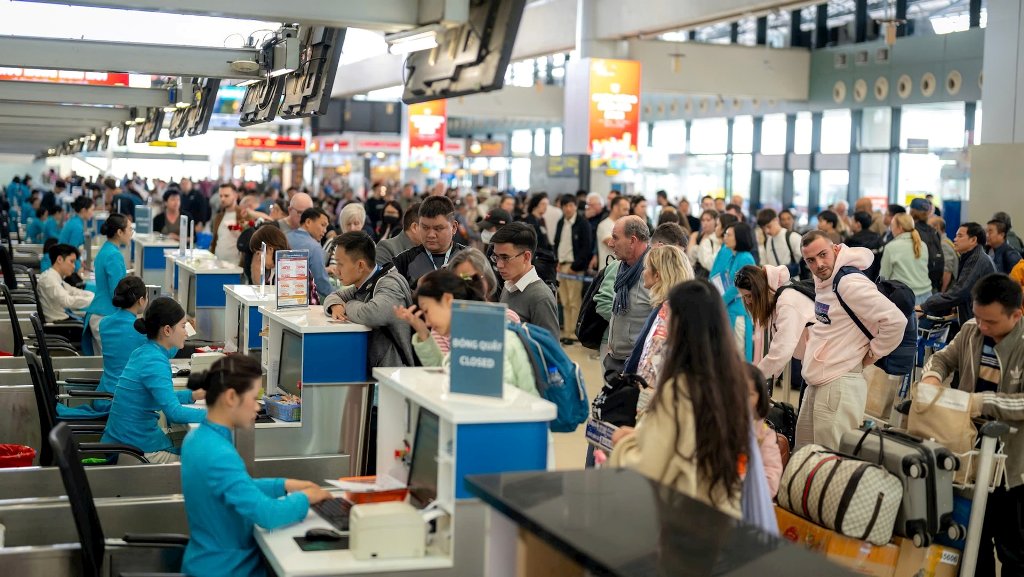 Sản lượng hành khách 6 tháng đầu năm ước đạt  59,7 triệu khách, tăng 9,1% so với cùng kỳ năm 2024