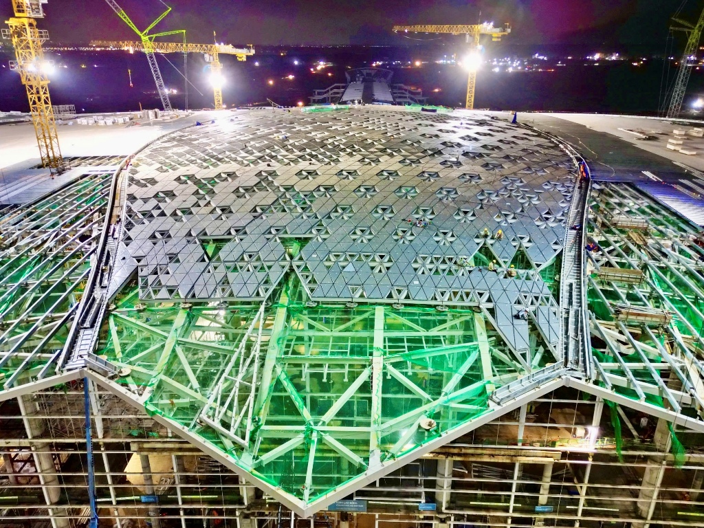 Trắng đêm đua tiến độ ở đại công trường Cảng HKQT Long Thành