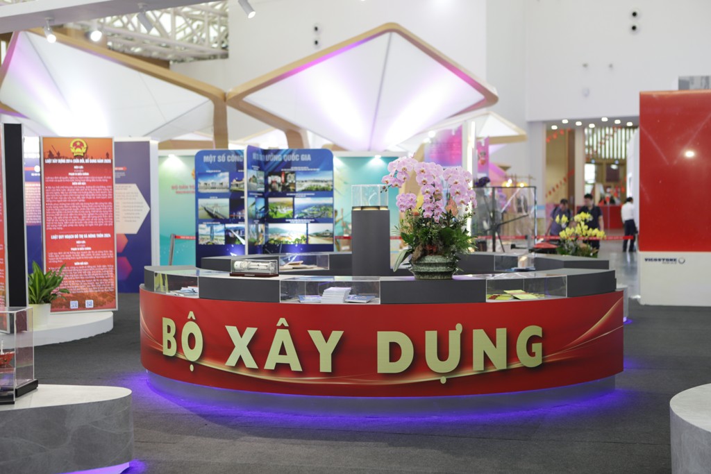 TRIỂN LÃM THÀNH TỰU NGÀNH XÂY DỰNG 80 NĂM - “KIẾN TẠO- KẾT NỐI- VƯƠN MÌNH”