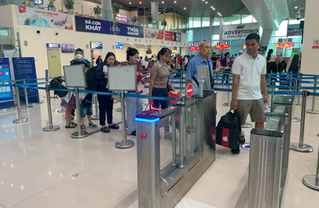 Cảng hàng không Thọ Xuân thực hiện quy trình thủ tục hàng không với công nghệ sinh trắc học