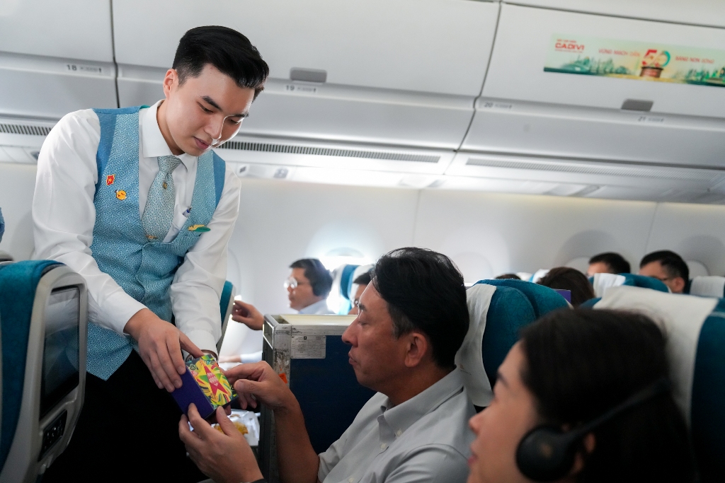 Vietnam Airlines mang hương vị Trung thu lên các chuyến bay