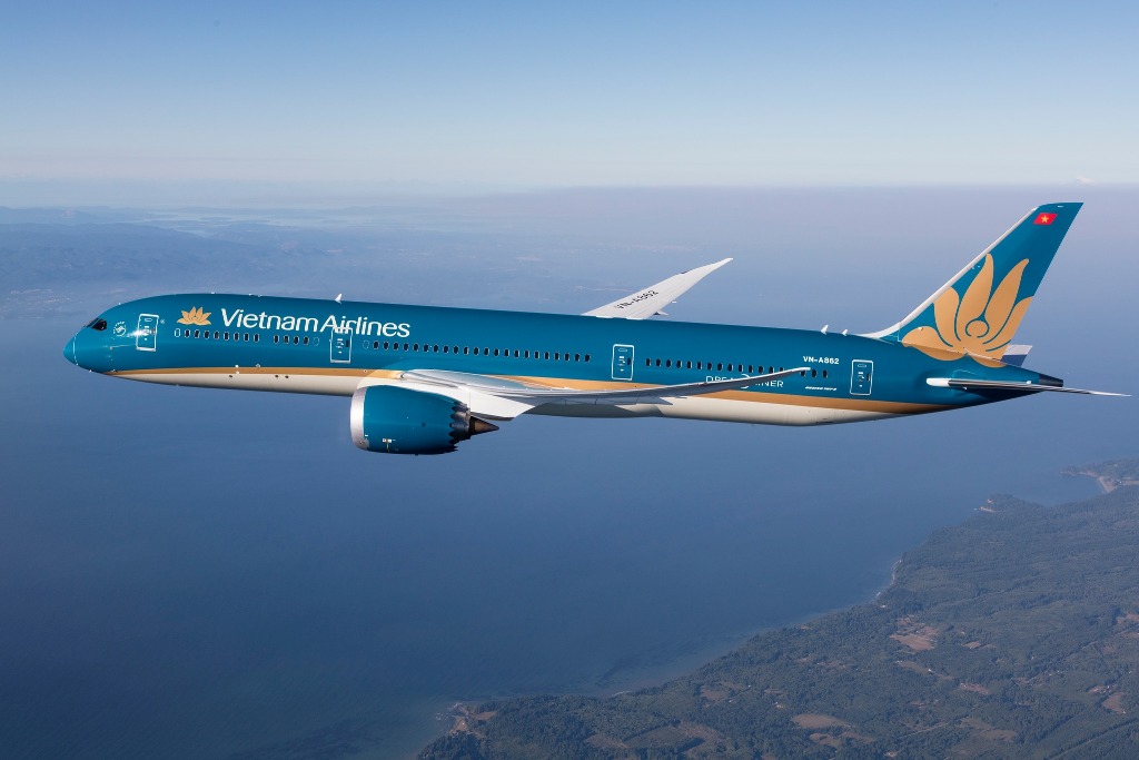 Vietnam Airlines tiếp tục điều chỉnh lịch khai thác một số chuyến bay do ảnh hưởng do cơn bão Ragasa 