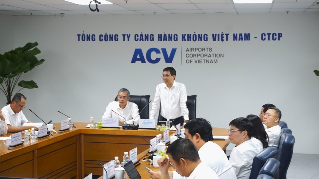 Huấn luyện nội bộ về tiêu chuẩn tác phong nhân viên phục vụ hành khách