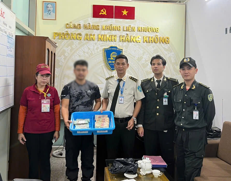 Tuyên dương gương người tốt, việc tốt tại Cảng HKQT Liên Khương