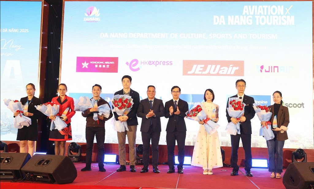 Đà Nẵng ký kết hợp tác chiến lược giữa hàng không và du lịch giai đoạn 2026 - 2030 (18/12/2025)