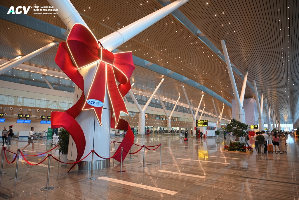 Nhà ga hành khách Quốc nội T3 Tân Sơn Nhất rực rỡ mùa Giáng sinh 