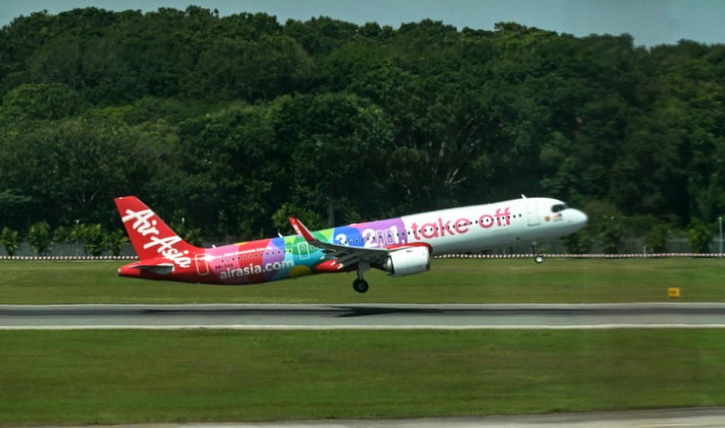 Hãng hàng không AirAsia sắp mở đường bay kết nối Bali với Đà Nẵng