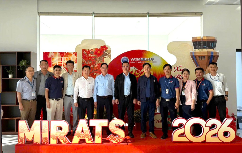 Cục trưởng Cục Hàng không Việt Nam thăm và chúc tết Công ty Quản lý bay miền Trung