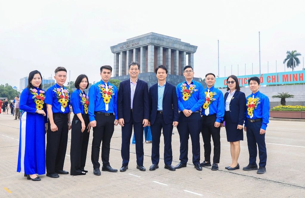 Lễ tuyên dương, kết nạp đảng viên tại Lăng Chủ tịch Hồ Chí Minh nhân kỷ niệm 95 năm Ngày thành lập Đoàn