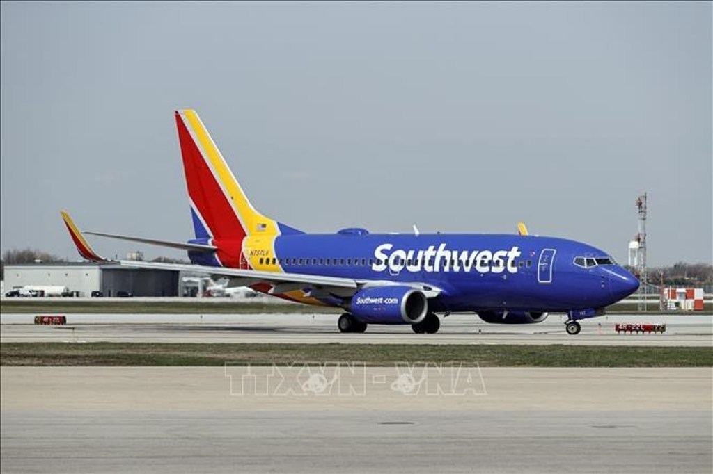 Southwest Airlines siết chặt quy định sạc dự phòng để ngăn cháy nổ trên máy bay