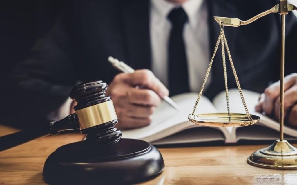 14  Bộ, cơ quan ngang Bộ khẩn trương tiếp thu ý kiến, chỉnh lý, hoàn thiện các dự án luật