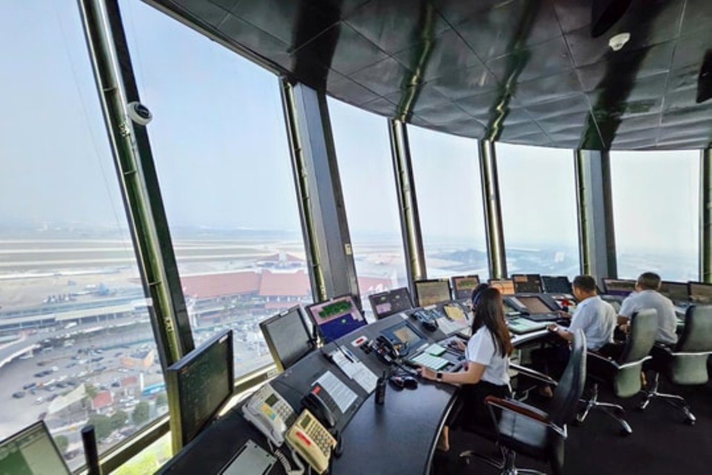 Tăng cường công tác đảm bảo an toàn hoạt động bay trong điều kiện thời tiết nguy hiểm