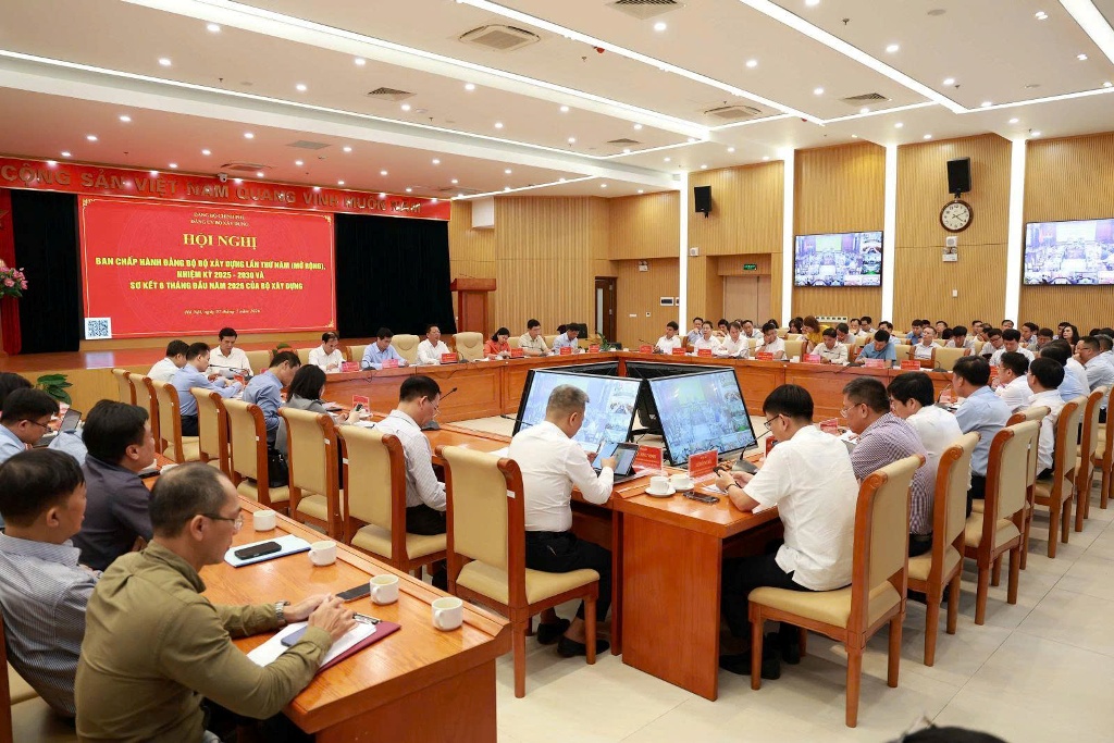 Tập trung đưa các kết quả nghiên cứu khoa học vào thực tiễn, tạo ra sản phẩm cụ thể, đóng góp trực tiếp vào mục tiêu tăng trưởng của ngành
