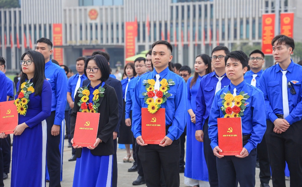6 rõ: rõ người - rõ việc - rõ thời gian - rõ trách nhiệm - rõ sản phẩm - rõ thẩm quyền; 6 yêu cầu: Nhanh - Đúng - Trúng - Chuẩn - Hiệu quả - An toàn