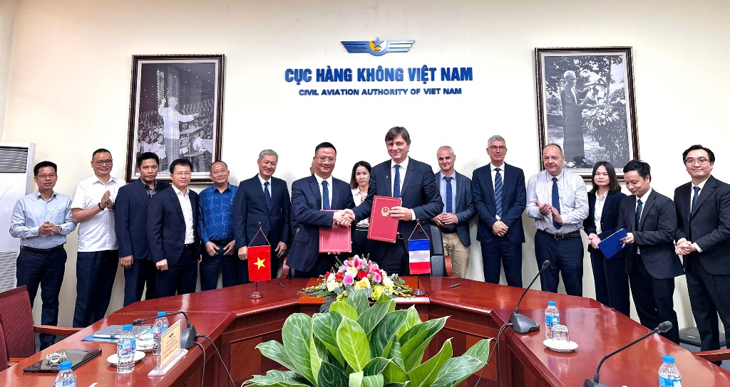 Cục trưởng Uông Việt Dũng tiếp và làm việc với Tổng Cục HKDD Pháp