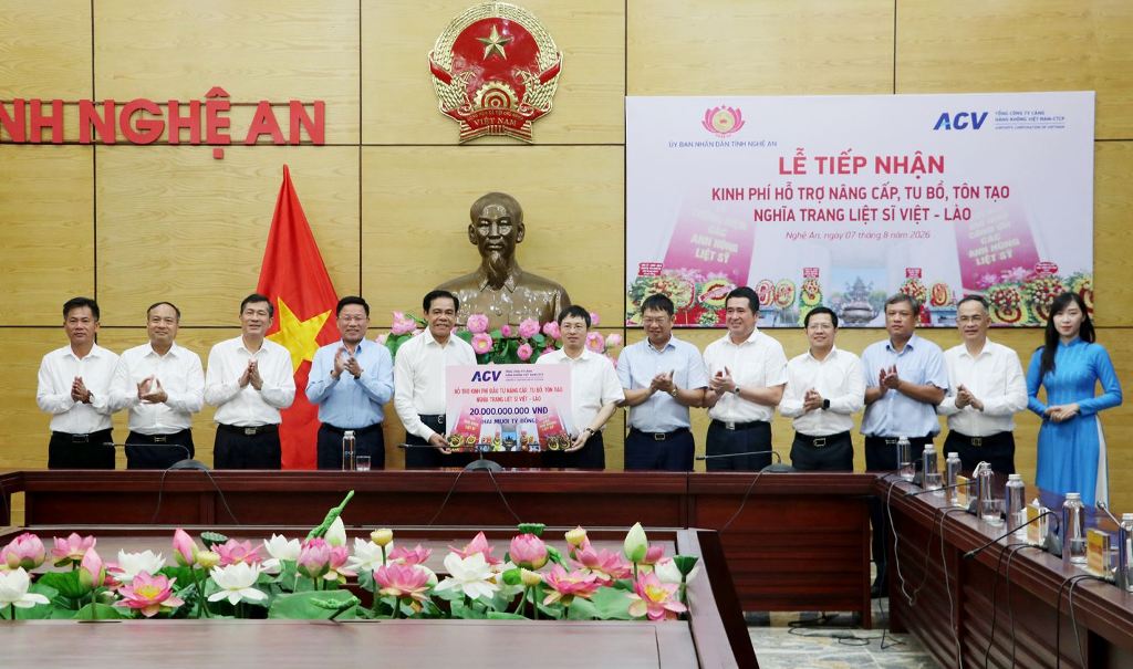 Tổng công ty Cảng hàng không Việt Nam hỗ trợ 20 tỷ đồng nâng cấp, tôn tạo Nghĩa trang Liệt sĩ Việt – Lào