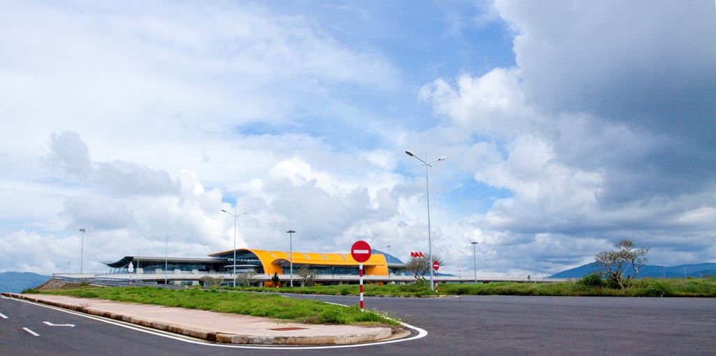 Đường cất hạ cánh, đường lăn tại Cảng hàng không quốc tế Liên Khương khai thác trở lại 