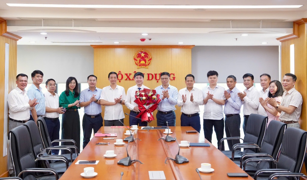 Bộ Xây dựng công bố quyết định bổ nhiệm Thành viên HĐTV Tổng công ty Quản lý bay Việt Nam