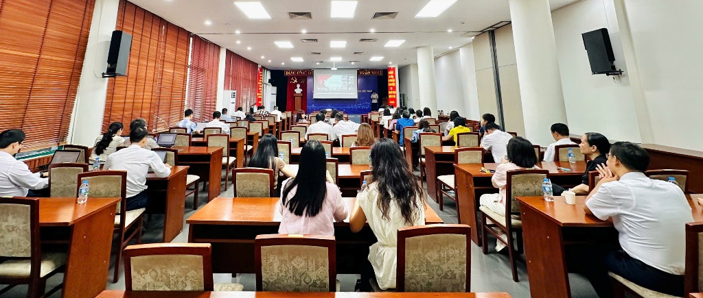 Hội nghị toàn quốc nghiên cứu, học tập, quán triệt và triển khai thực hiện Nghị quyết Hội nghị lần thứ tư Ban Chấp hành Trung ương Đảng khóa XIV